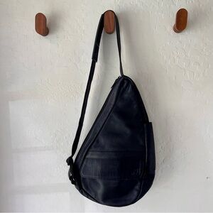 Ameribag 17” Black Leather Healthy Back Bag (Small)